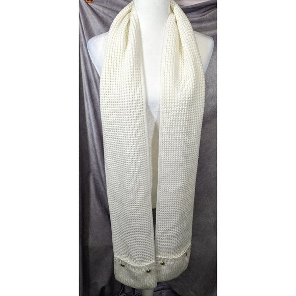 Michael Kors Cream Knit Rectangle Scarf With Pockets - Picture 6 of 8